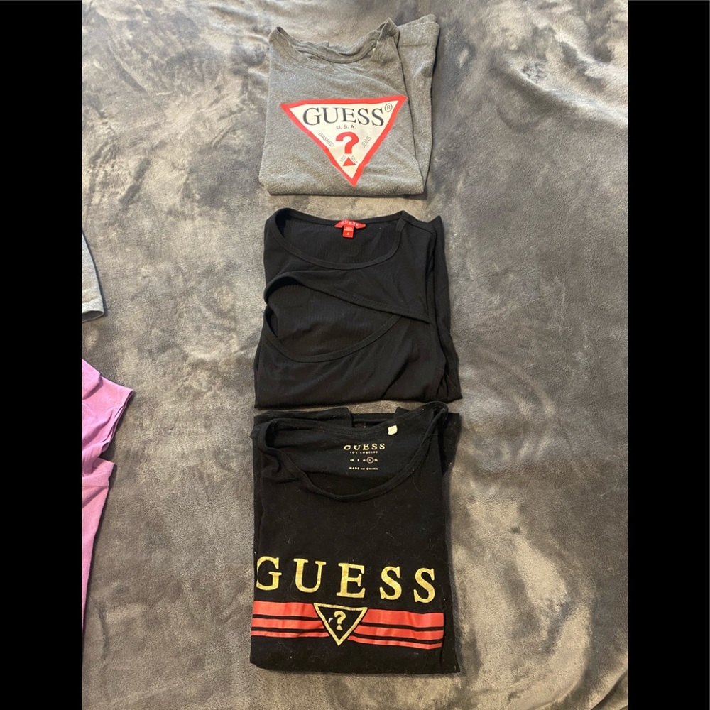 3 Guess Tshirts